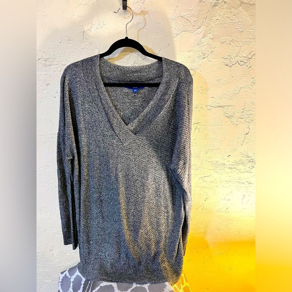 Sweater pullover APT 9 heathered grey vneck long sleeve XL $25